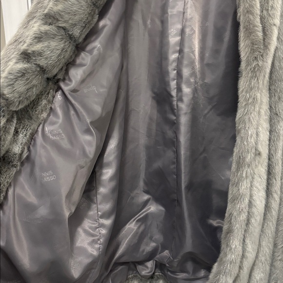 Dennis Basso Luxurious Silver Gray Faux Fur Coat Size Large L - Picture 8 of 16